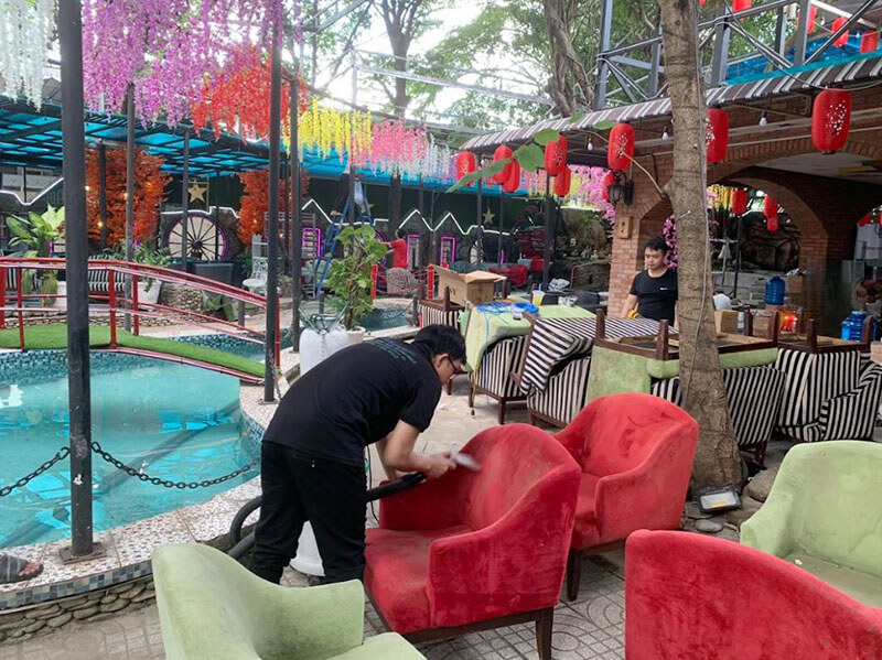 Giặt ghế sofa quán coffee